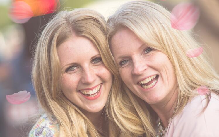 Treat your mum to the perfect Mother's Day gift with our special offer at Lingfield Park Racecourse
