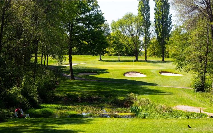 Lingfield park 18 hole golf course located in surrey, near london